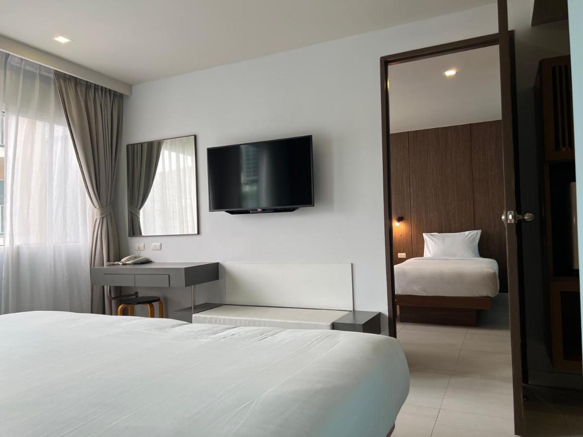 Отель Centro One Patong Экстерьер фото